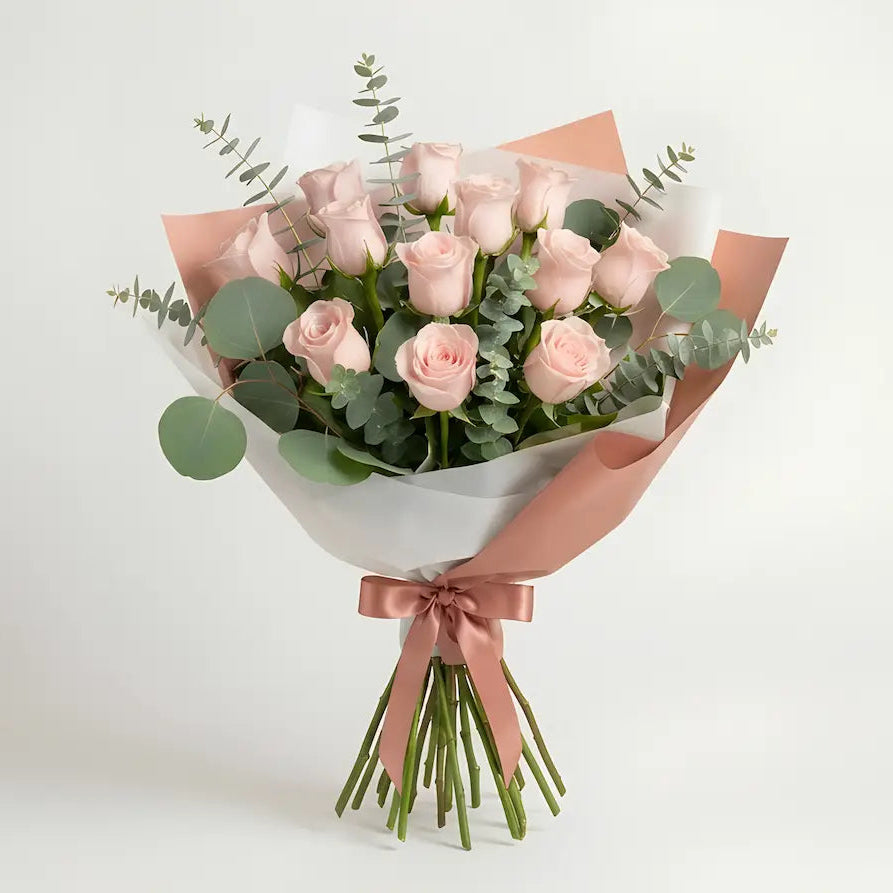 Ramo 12 Rosas Cor de Rosa Frontal